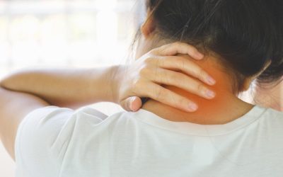 Dores no pescoço: principais causas e como lidar com elas