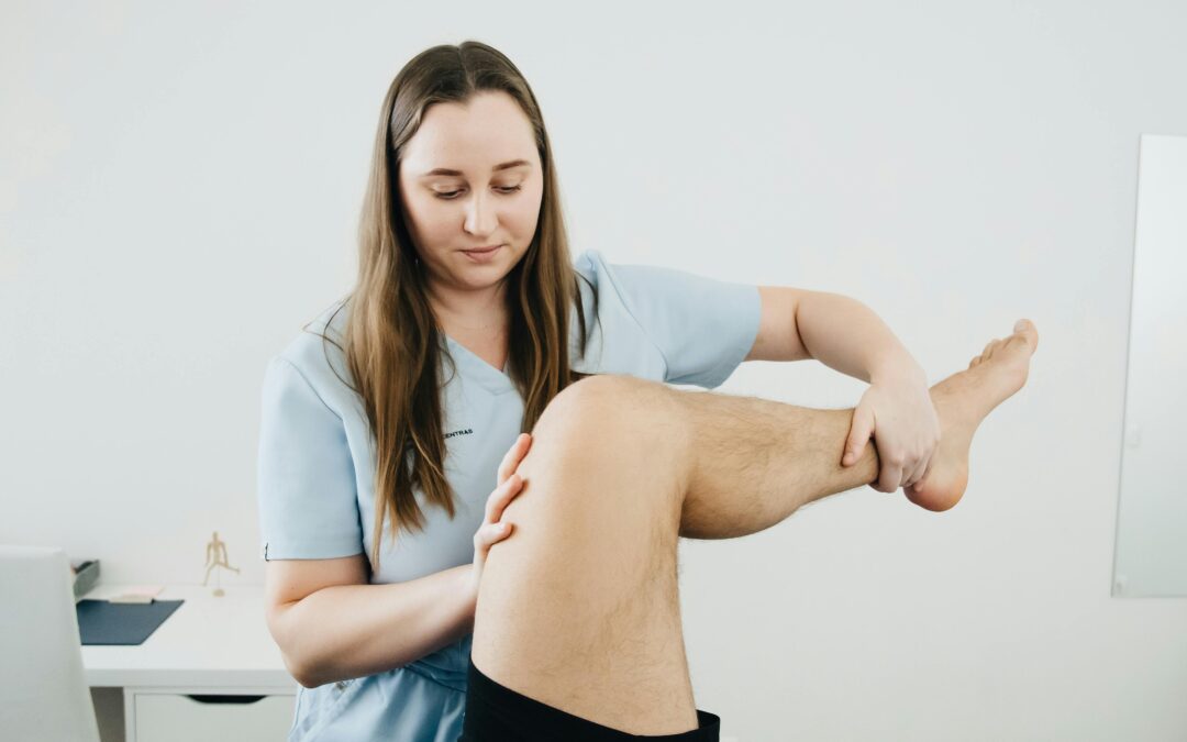 dor no joelho direito do lado de dentro